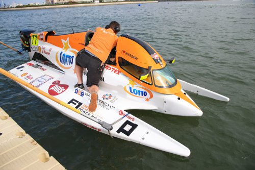 f1h2o 191219 sharjahPAL4640